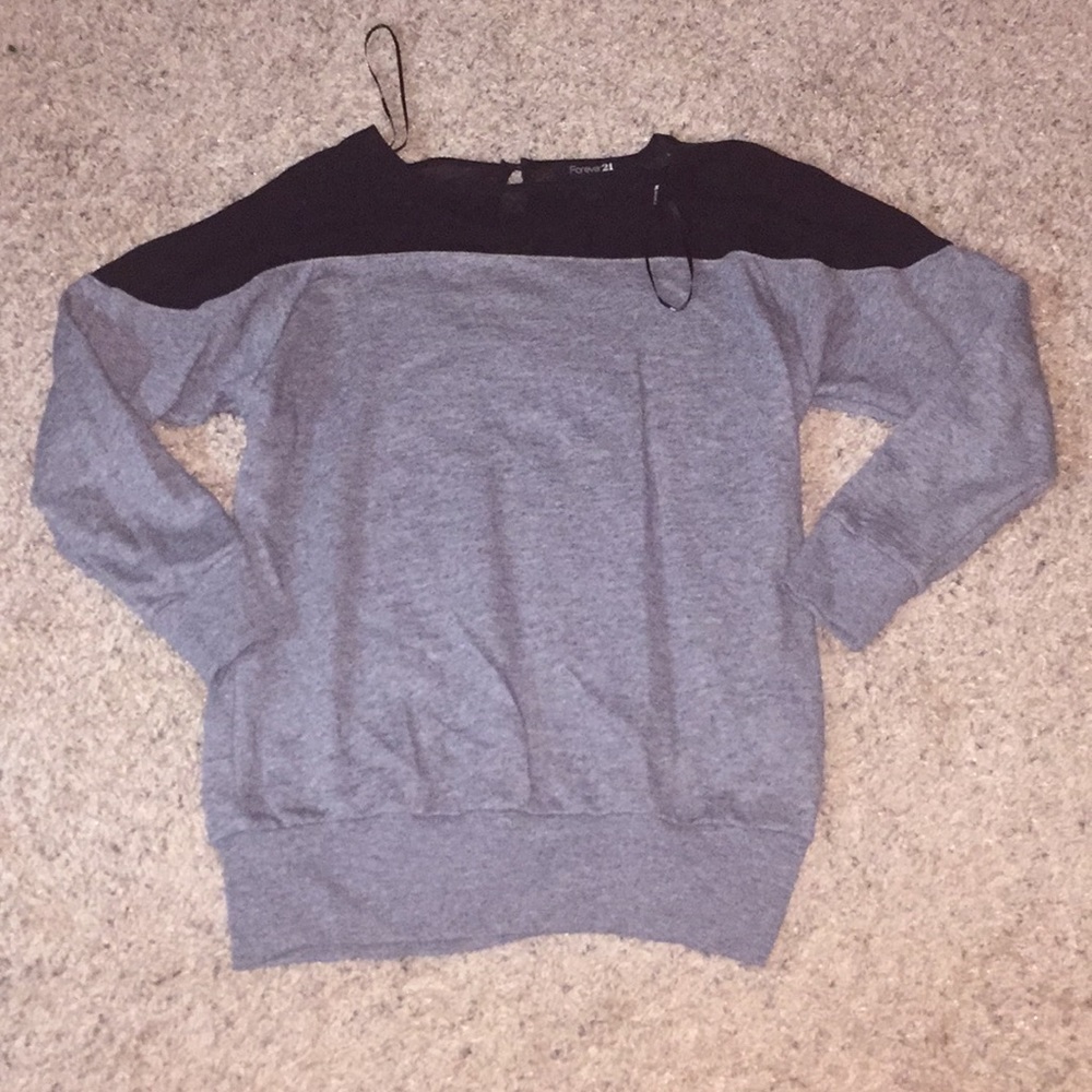 Black and grey 3/4 top